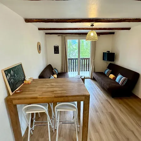 Pouss Appartement Enchastrayes